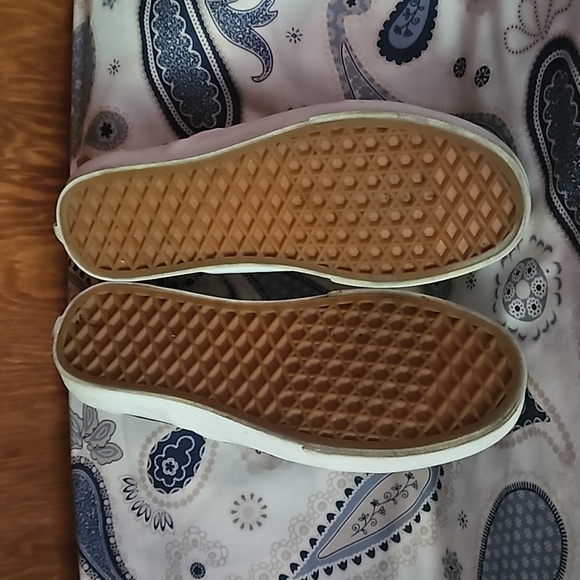 VANS - Picture 5 of 11